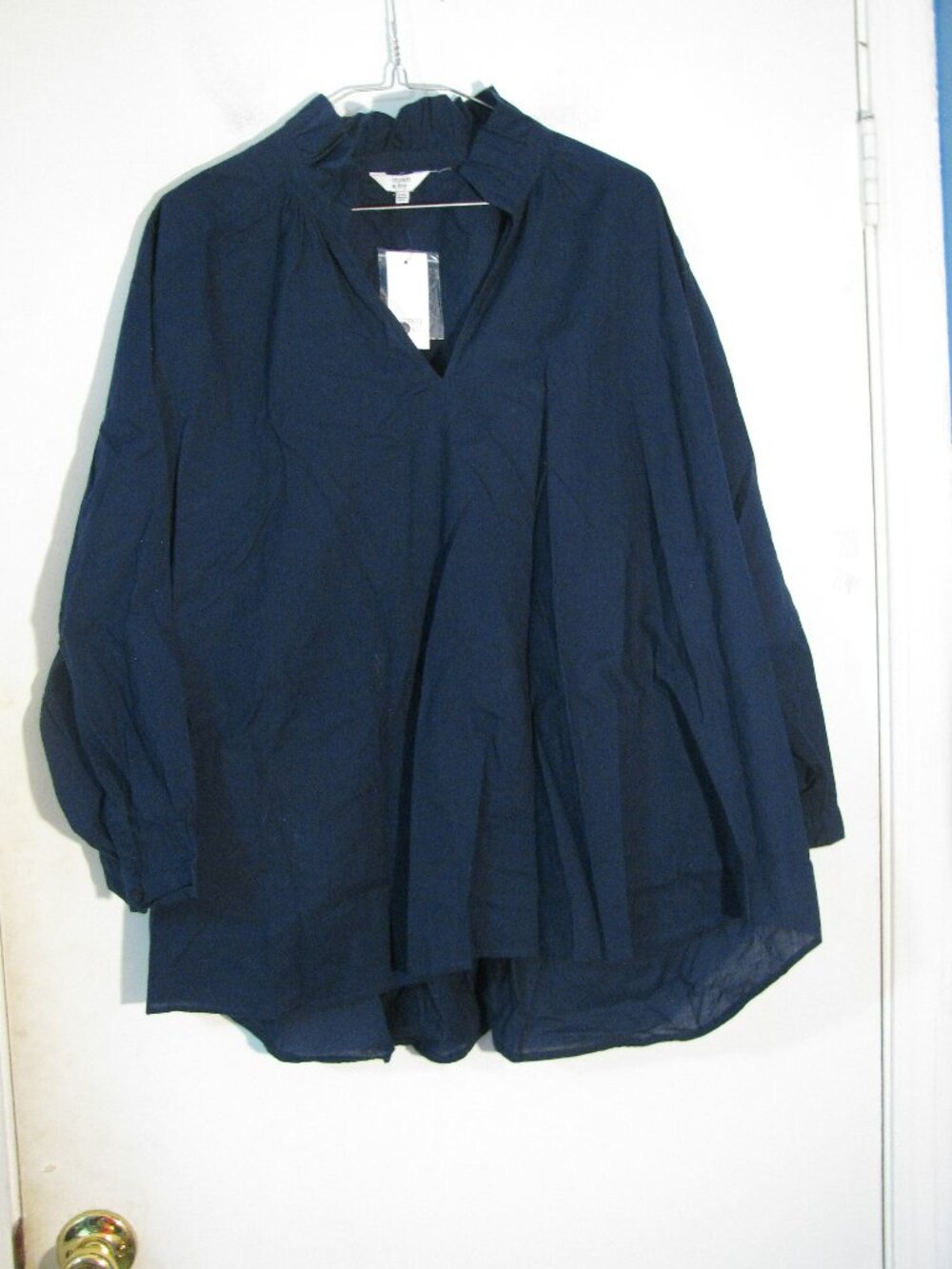 Crown & Ivy Blouse XXL NWT $59 V Neckline Full Length Sleeves Navy Blue - Picture 1 of 6